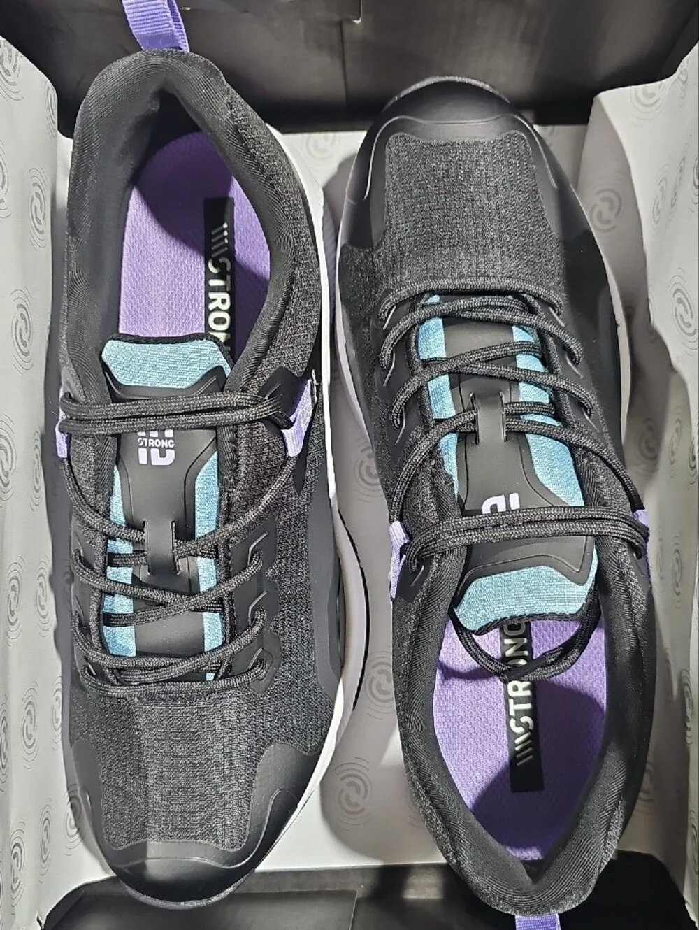 Strong ID Train Lo-Black-10-NEW-Unisex